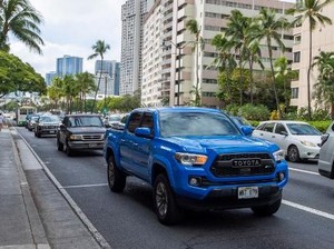 Mobil Antre Mengular, Warga Hawaii Ramai-ramai Evakuasi Imbas Potensi Tsunami