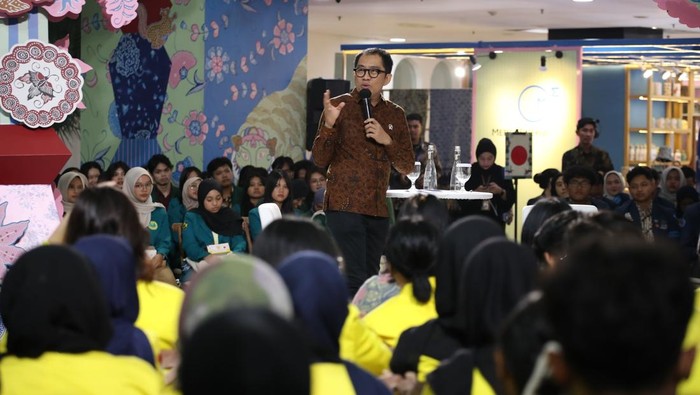 Wamenperin Dorong Anak Muda Aktif Lestarikan Batik di Era Digital