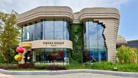 Pierre Hermé Paris resmi membuka butik kue terbesar di dunia di Singapura. Gerai ini menjadi yang pertama di Asia Tenggara dengan konsep penuh gaya dan cita rasa tinggi. Foto: TimeOut Singapore/Adira Chow