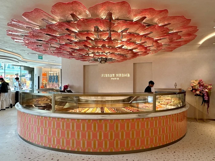 Baru! Toko Kue Pierre Hermé di Singapura Ini Jadi yang Terbesar di Dunia Baru! Toko Kue Pierre Hermé di Singapura Ini Jadi yang Terbesar di Dunia