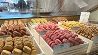 Pengunjung juga bisa menikmati 15 varian macaron lain seperti Arya, Infiniment Caramel, dan sajian musiman unik lainnya. Kisaran harganya dari SGD 3 (Rp 38.000). Foto: TimeOut Singapore/Adira Chow