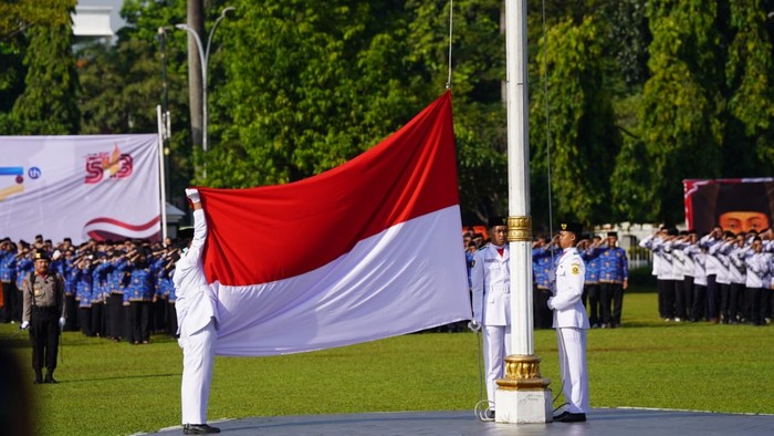 Bupati Bogor, Rudy Susamanto, mengajak seluruh masyarakat Kabupaten Bogor untuk menghidupkan kembali semangat kemerdekaan di seluruh lini kehidupan.
