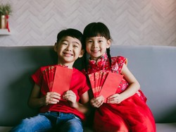 Kisah Ayah Dituntut Anak Sendiri karena Pakai Angpao Imlek untuk Menikah Lagi