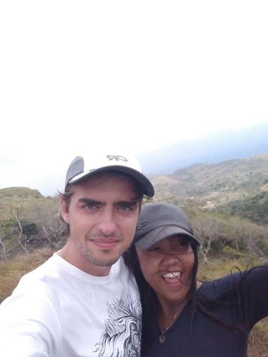 Foto pasangan Devi Stashevskaya yang berasal dari Sintang, Kalimantan Barat menikah dengan Aleksei Stashevskii dari Rusia. Kisah cinta beda negara tersebut langsung viral.