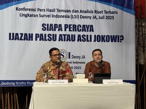 Survei LSI Denny JA: 72,6% Responden Tetap Percaya Jokowi Meski Ada Isu Ijazah Palsu