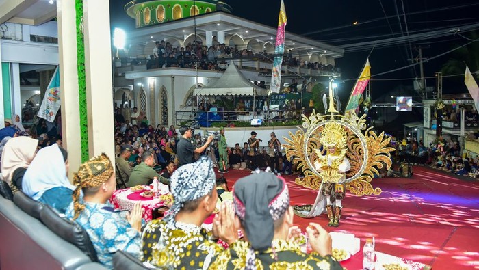 Festival Sego Muduk dan Sendangagung Batik Carnival 2025