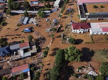 Foto Udara Banjir Rendam Permukiman di Beijing