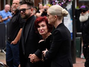 Keluarga Osbourne Kenang Ozzy Lewat Perhiasan dan Aksesori Penuh Makna