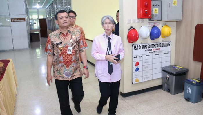 Gubernur Jateng, Ahmad Luthfi, dan Kepala Dinas Kesehatan Jateng, Yunita Dyah Suminar.