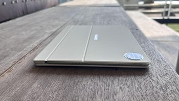 Huawei MatePad Pro 12.2 (2025) bukan tablet biasa. Ini bukan cuma buat nonton Netflix sambil rebahan, tapi alat serius untuk bekerja, mencatat, menggambar, dan multitasking. Foto: Rizqy Nur Amalia/detikINET