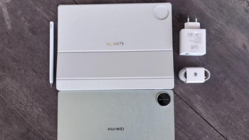 Versi standar hadir dalam warna hitam, sementara edisi PaperMatte kini tampil dalam warna hijau mint yang segar dan agak menenangkan. Foto: Rizqy Nur Amalia/detikINET