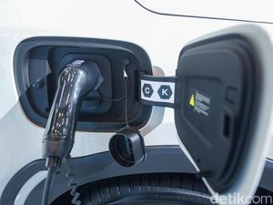 Insentif Belum Jelas, Konsumen Jadi Nunda Beli Motor-Mobil Listrik
