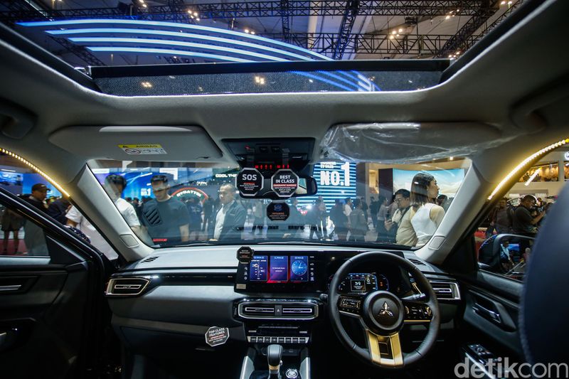 Begini tampilan interior Mitsubishi Destinator yang diperkenalkan di GIIAS 2025, ICE BSD, Tangerang, Rabu (30/7/2025).