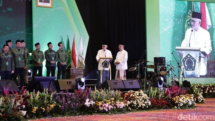 ISNU Dilantik, NU Kukuhkan Barisan Cendekia untuk Umat dan Bangsa Kepengurusan yang dinakhodai oleh Kamaruddin Amin ini resmi dilantik dalam surat lampiran SK PBNU Nomor 3761/PB.01/A.II.01.35/99/03/2025 yang dibacakan langsung oleh Rais Aam Pengurus Besar Nahdlatul Ulama (PBNU) KH Miftachul Akhyar beserta Katib Aam KH Ahmad Said Asrori.