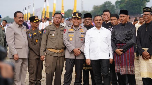 Kapolda Riau Irjen Herry Heryawan hingga Gubernur Riau Abdul Wahid ke Kuansing untuk memulai Operasi PETI jelang Pacu Jalur, Kamis (31/7/2025).