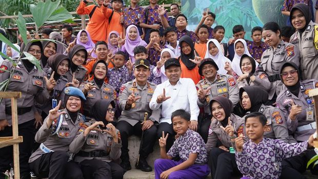 Kapolda Riau Irjen Herry Heryawan hingga Gubernur Riau Abdul Wahid ke Kuansing untuk memulai Operasi PETI jelang Pacu Jalur, Kamis (31/7/2025).