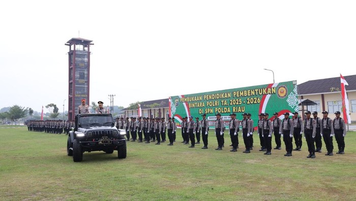 Kapolda Riau Irjen Pol Herry Heryawan secara resmi membuka Pendidikan Pembentukan Bintara Polri T.A 2025-2026 di SPN Polda Riau, Rabu (30/7/2025).