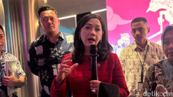 Kepala Eksekutif Pengawas Perilaku Usaha Jasa Keuangan, Edukasi, dan Perlindungan Konsumen OJK, Frederica Widyasari Dewi