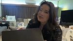Ketika Artis-artis Semangat Unboxing Mesin Kopi Suvenir Luna & Maxime