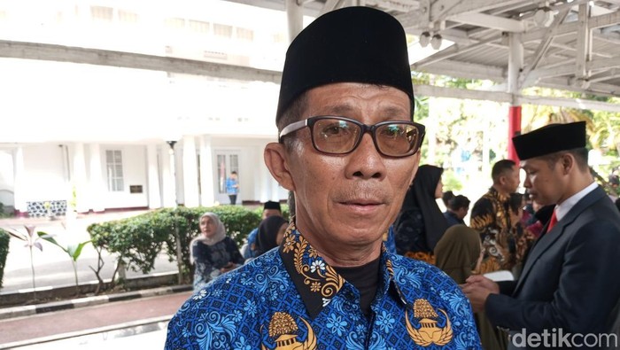 Lalu Syafii terangkat menjadi PPPK Pemprov Sulsel menjelang 3 bulan pensiun.