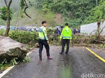 Video: Longsor-Pohon Tumbang Tutup Jalur Lintas Selatan Lumajang-Malang