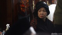 Mendiang rencananya akan dimakamkan di Pondok Pesantren MiftahulUlum, Jl. KH. Ahmad, Kp. Mariuk, Rt 002/008, Ds Gandasari, Kec. Cikarang Barat, Kabupaten Bekasi. Prosesi pemakaman akan dilaksanakan setelah waktu Zuhur.