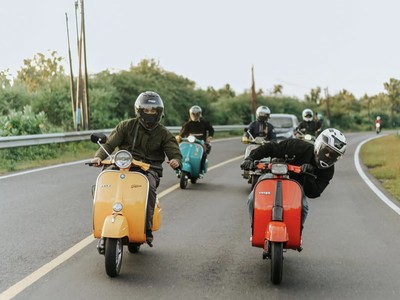 Mari ber Scooter