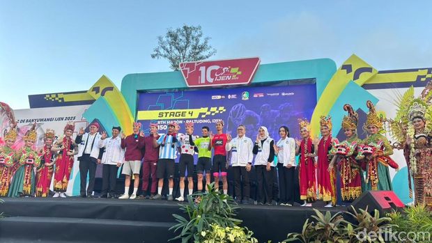 Menko Pangan Zulkifli Hasan (Zulhas) saat menghadiri acara Tour de Banyuwangi Ijen 2025 (Belia/detikcom)