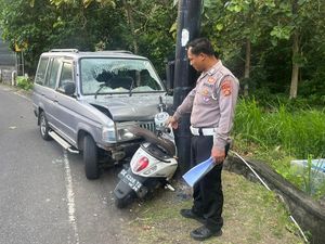 Mobil Tabrak Motor di Jalur Amlapura-Singaraja, Dua Orang Luka-luka