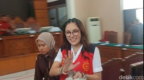 Nikita Mirzani dan Reza Gladys di Pengadilan Negeri Jakarta Selatan, Kamis (31/7/2025).