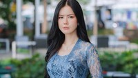 Saat mengisi Rumpi No Secret Trans TV kemarin, Nita Gunawan memberi jawaban tegas terkait konten berkebaya dituding menjiplak Dara Sarasvati. Fitnah, ujarnya. (Foto: dok Instagram nitagunawan09)