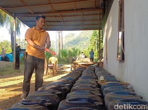 Video: Rumah Penimbun BBM di Pangkep Digerebek, 2 Ton Solar Diamankan