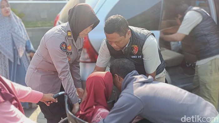 Polres Probolinggo turut menjemput Ibu Nortaji di Griya Lansia Husnul Khatimah, Malang