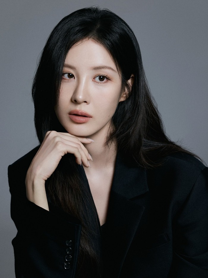 Manajemen LEAD Entertainment merilis foto profil terbaru Seohyun SNSD. Seohyun bergabung dengan agensi tersebut pada Mei 2025.