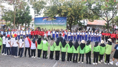Psikososial Remaja Lintas Agama yang digelar Biro SDM Polda Bali di Pusat Peribadatan Puja Mandala, Kelurahan Benoa, Kecamatan Kuta Selatan, Badung, Kamis (31/7/2025). (Dok. Polda Bali)