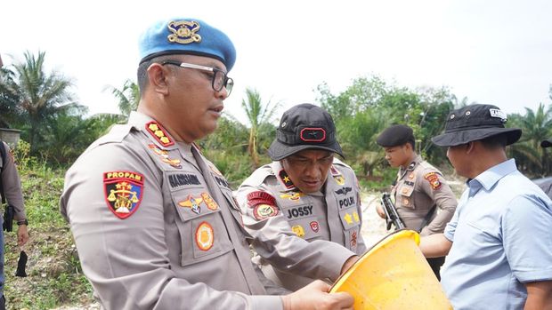 Satgas operasi Polda Riau menindak PETI di Kuantan Tengah, Kuansing jelang Pacu Jalur, Kamis (31/7/2025).
