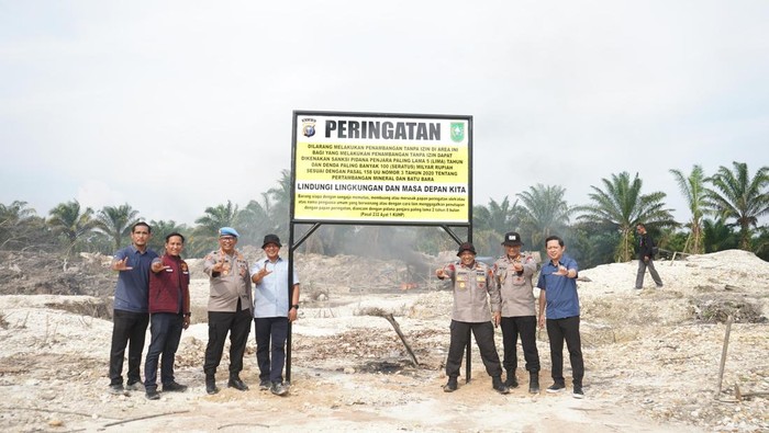 Satgas operasi Polda Riau menindak PETI di Kuantan Tengah, Kuansing jelang Pacu Jalur, Kamis (31/7/2025).