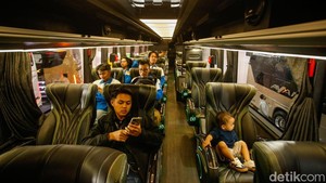 Naik Bus Sepi, Tak Ada Lagi Musik Mengiringi di Perjalanan