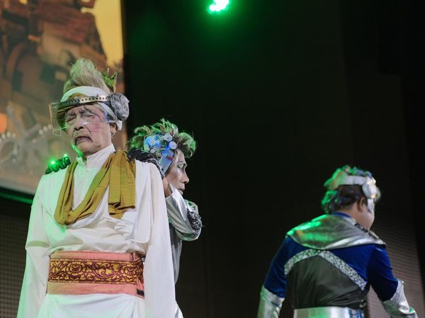 Melihat Cuplikan Adegan Semar Diculik KPK ala Teater Koma