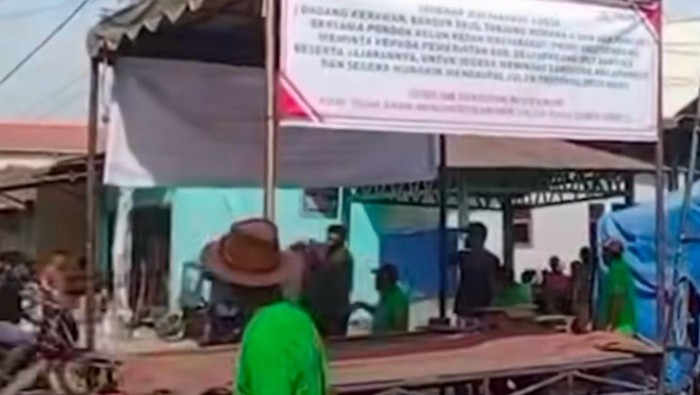 Tenda yang diduga dipasang kelompok aksi di Deli Serdang. (Foto: Istimewa)