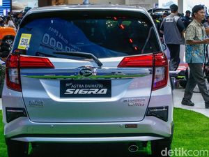 Serupa tapi Tak Sama, Beda Harga Daihatsu Sigra dan Toyota Calya