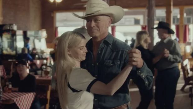 Cuplikan adegan di film The Last Rodeo.