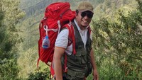 Anggota DPR RI Tifatul Sembiring kembali menyalurkan hobinya mendaki gunung dengan menaklukkan Pelawangan Sembalun, Gunung Rinjani, Nusa Tenggara Barat. Di usia hampir 64 tahun, mantan Menteri Komunikasi dan Informatika itu tetap aktif menjelajahi jalur-jalur pendakian menantang. 