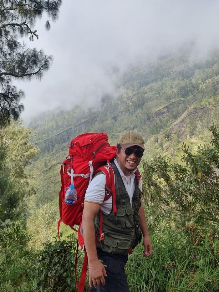 Di rapat DPR, anggota Komisi VII DPR Tifatul Sembiring sempat menyatakan dirinya termasuk seorang pendaki gunung. Baru-baru ini Tifatul mendaki Gunung Rinjani bersama tim kepanduan Nusa Tenggara Barat.