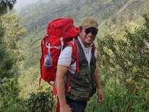 Tifatul Sembiring Mendaki Puncak Rinjani, Pasang Plang Imbauan