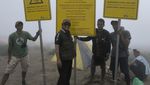 Hobi Mendaki, Tifatul Sembiring Pasang Plang Imbauan di Rinjani