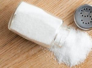 Jangan Simpan Garam di Wadah Stainless Steel, Ini Risikonya