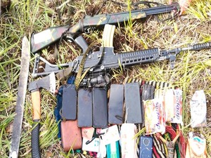 TNI Tembak Mati 3 Anggota OPM di Puncak Papua Tengah, Senpi-Amunisi Diamankan