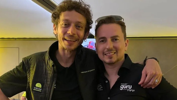 Valentino Rossi dan Jorge Lorenzo.