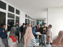 Sulit Dapat Barcode BBM Subsidi, Warga Geruduk Kantor Dinas-Bakar Berkas